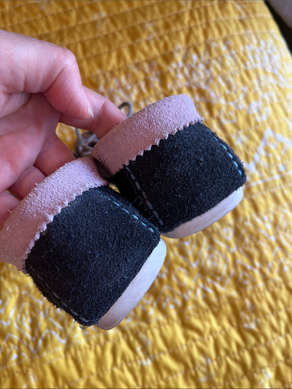 Manitobah mukluks Suede Moccasin Loafers with Embroidered Accents. - Picture 6 of 9
